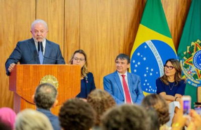 Lula sanciona lei que institui pensão para órfãos de mulheres vítimas de feminicídio